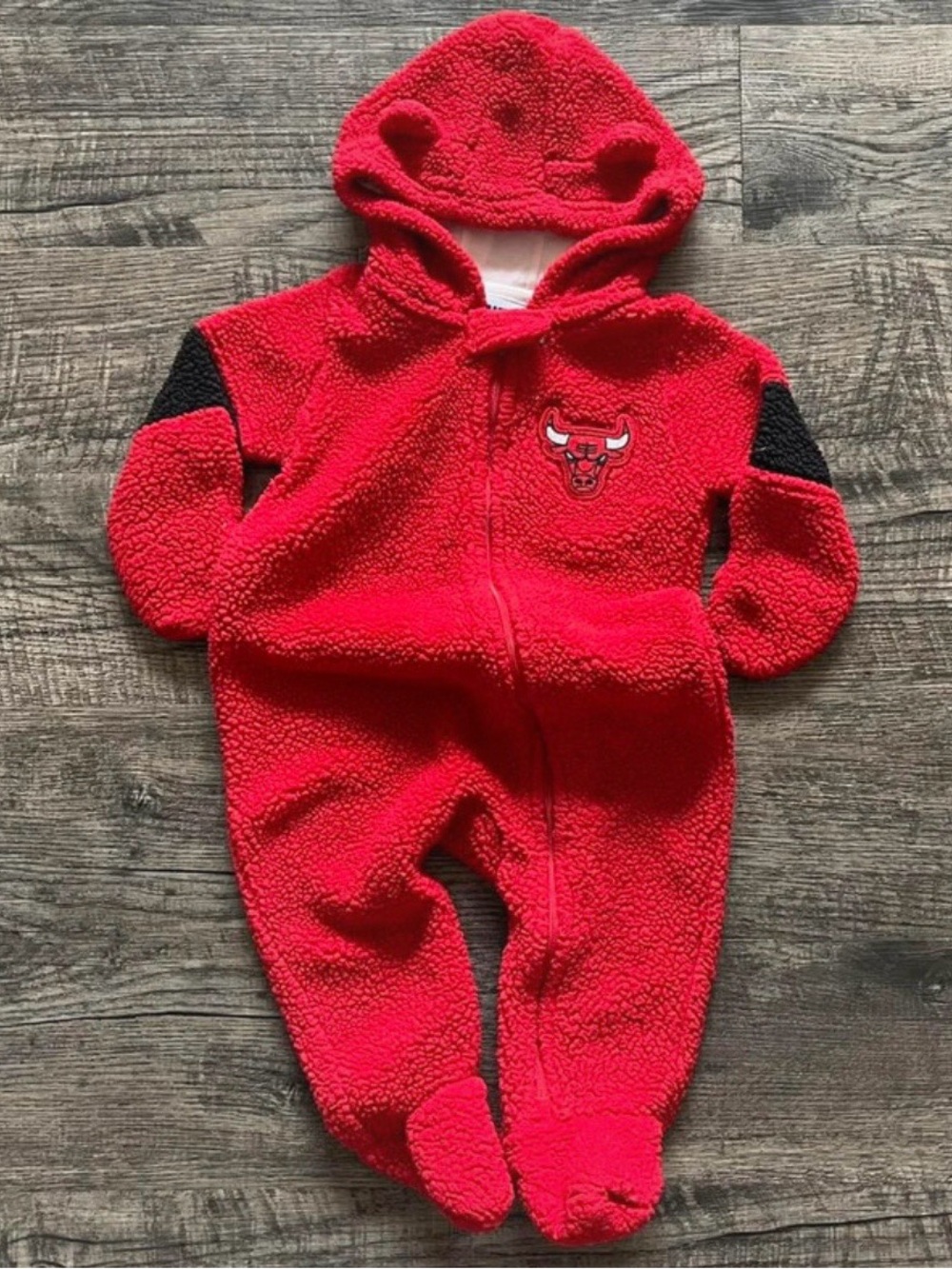 NBA Red & Black Chicago Bulls Sherpa Size 12 Month Baby One-Piece
